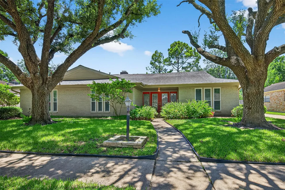 Unit for sale at 7723 Braesdale Lane, Houston, TX 77071