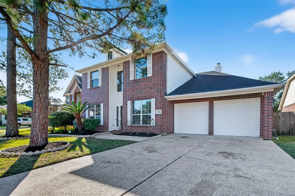Unit for sale at 3618 Miraglen Drive, Pearland, TX 77584