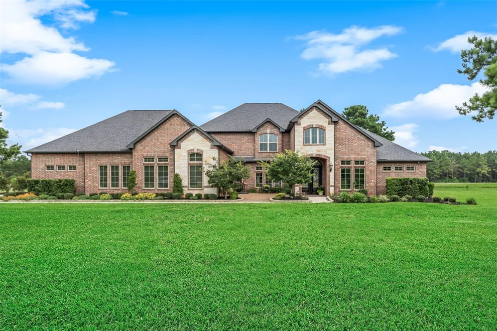Unit for sale at 9108 Ridgelake Court, Montgomery, TX 77316