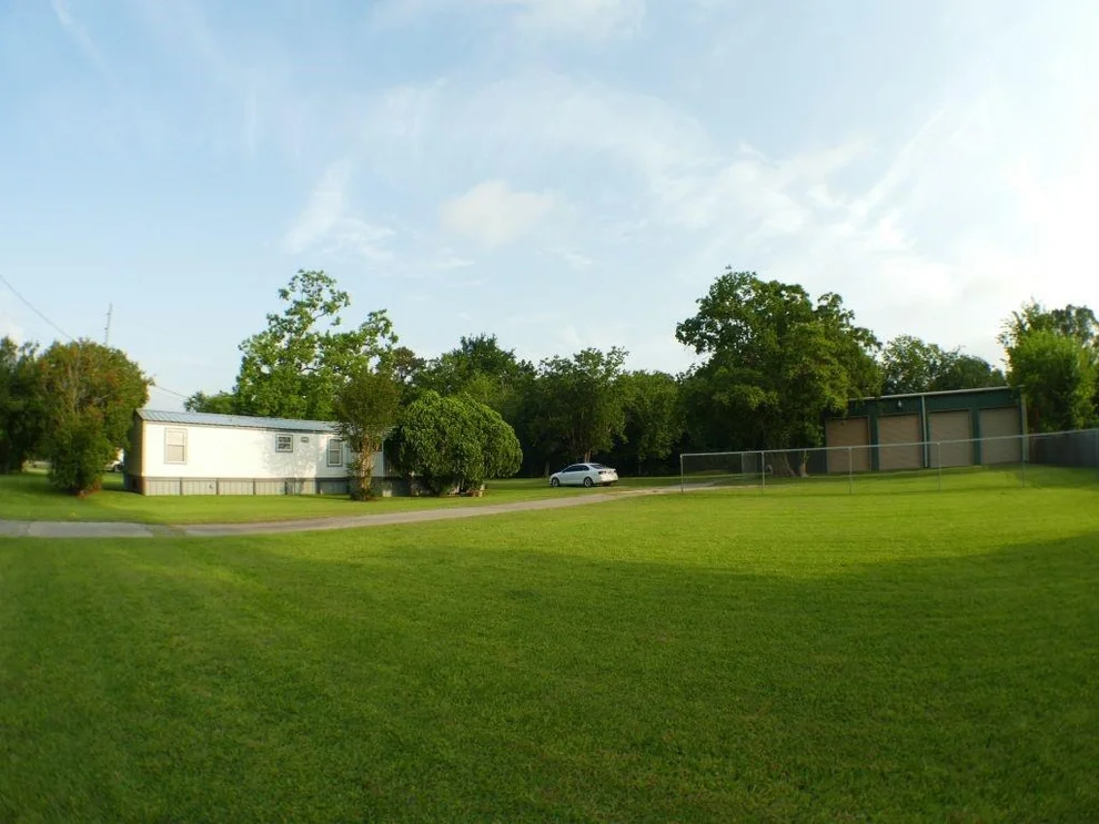Unit for sale at 1615 E Wallisville Road, Highlands, TX 77562