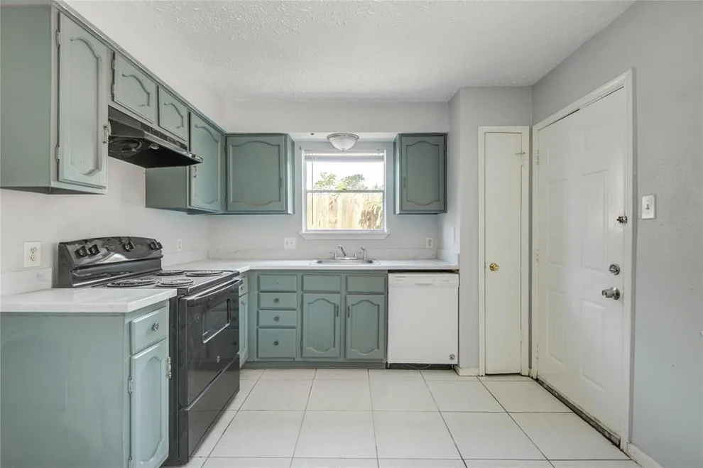 Unit for sale at 3139 Wuthering Heights Drive, Houston, TX 77045