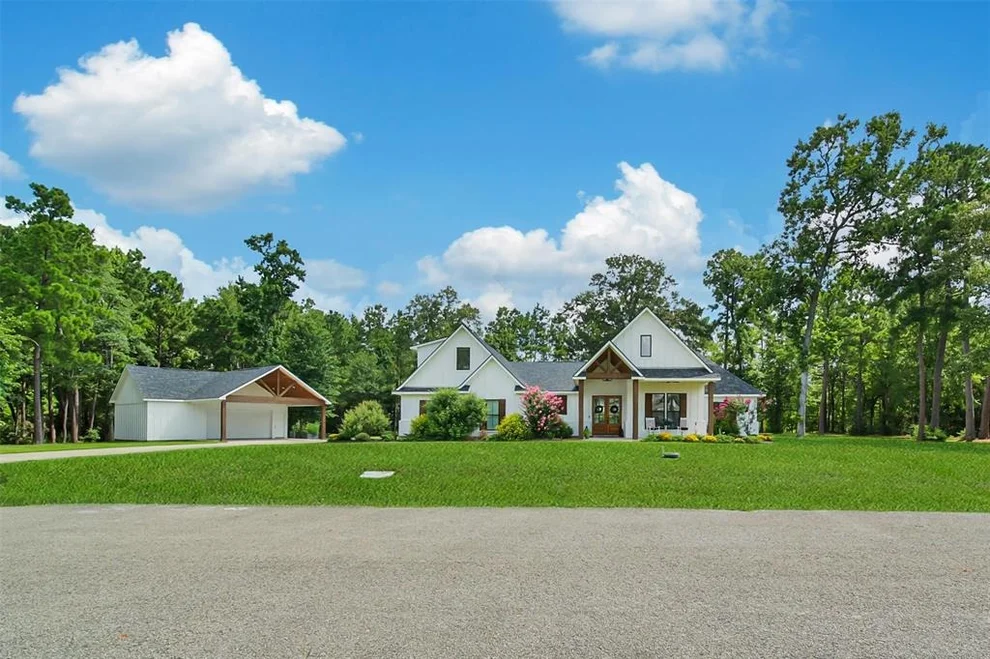 Unit for sale at 298 Scenic Lake Ct, Montgomery, TX 77316