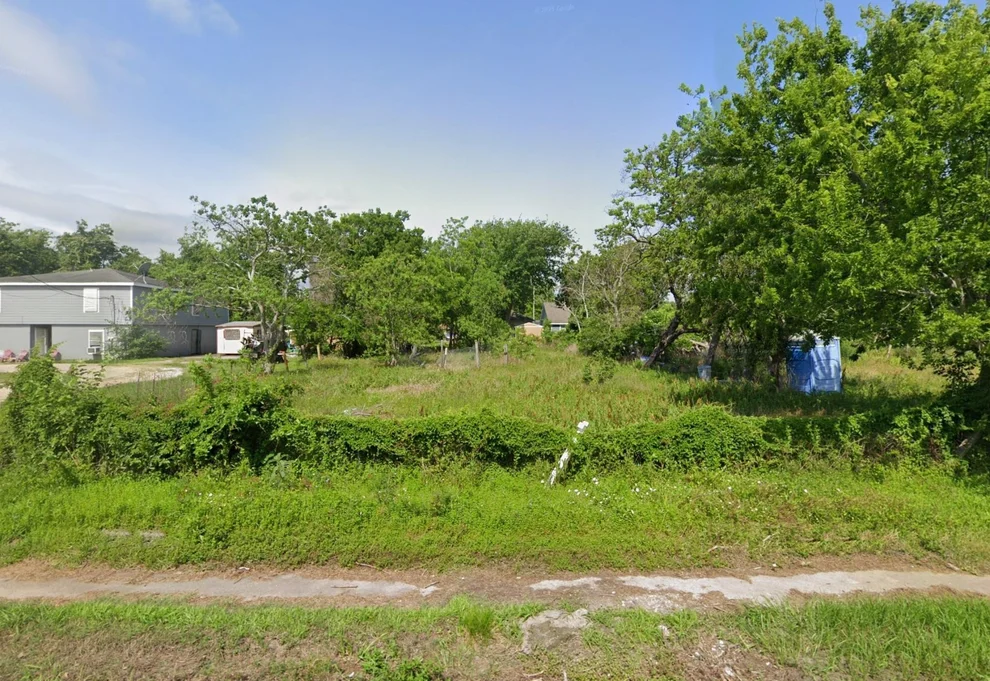 Unit for sale at 117 S Westward Street, Texas City, TX 77591
