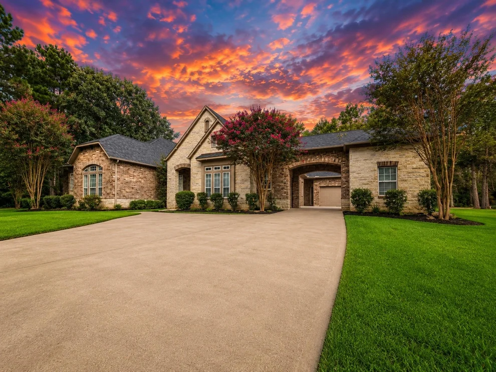 Unit for sale at 26480 Saddle Horn Drive, Waller, TX 77484