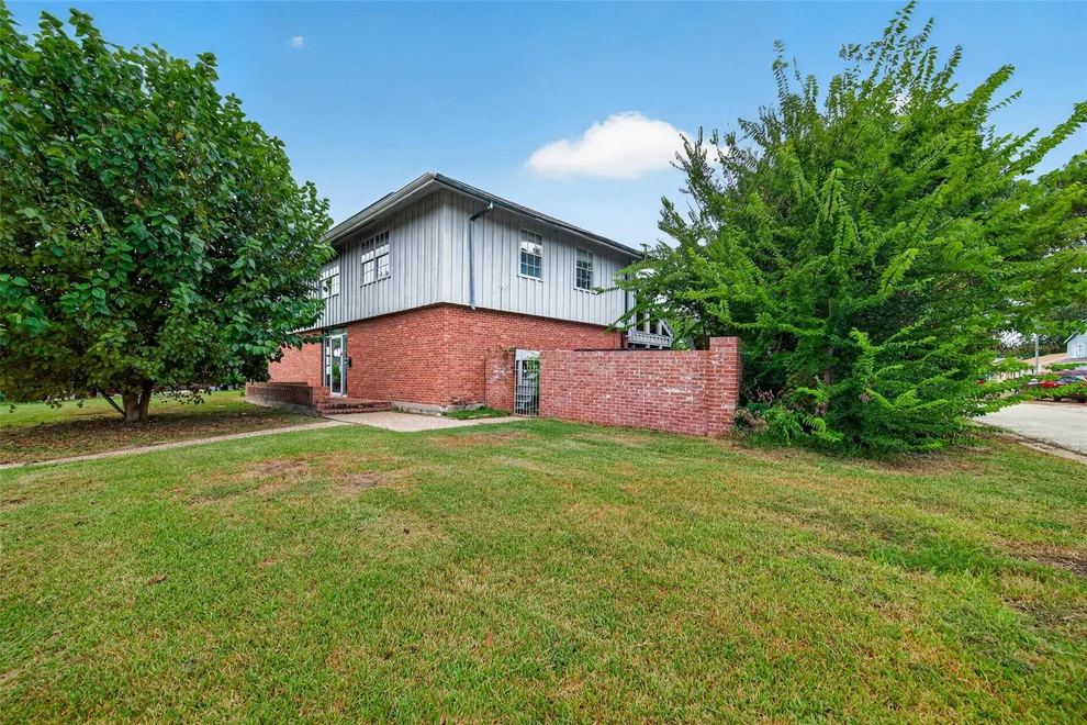 Unit for sale at 2106 New Mexico Street, Baytown, TX 77520