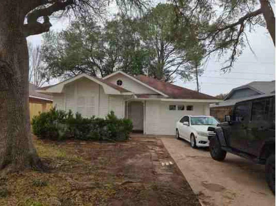 Unit for sale at 16203 Barbarossa Drive, Houston, TX 77083
