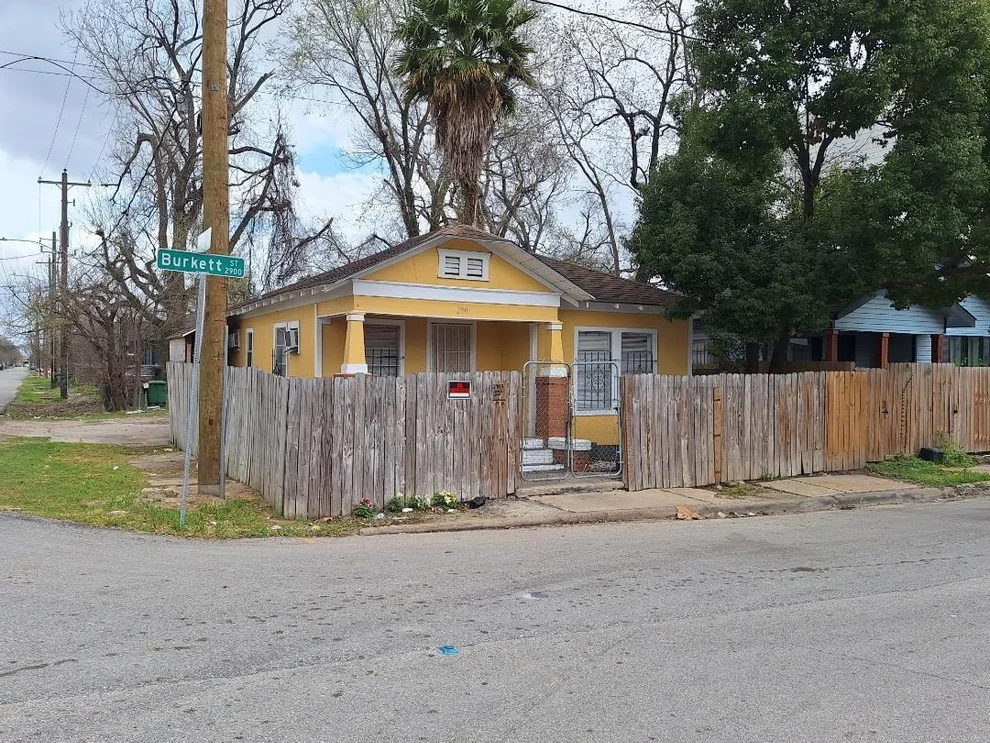 Unit for sale at 2901 Burkett Street, Houston, TX 77004
