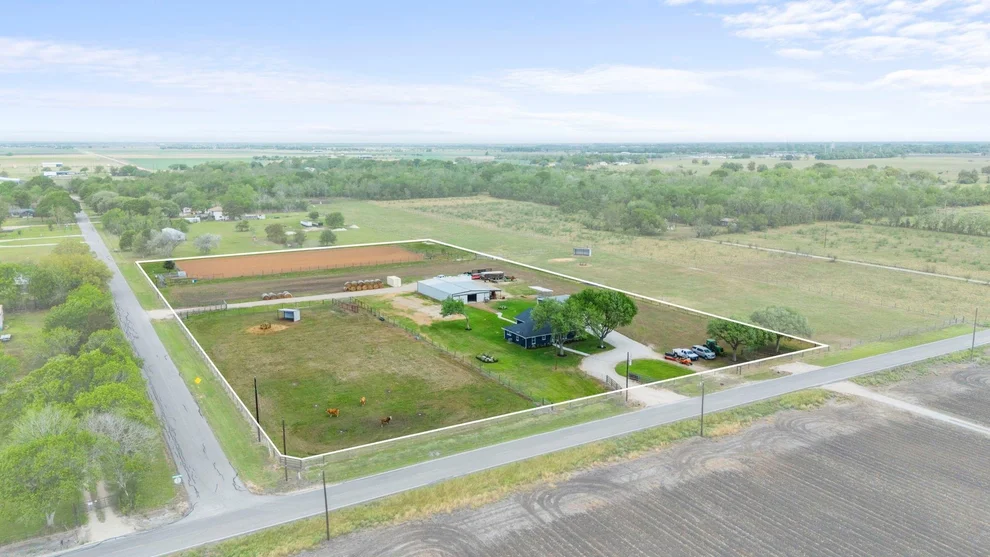 Unit for sale at 15308 Hubenak, Needville, TX 77461