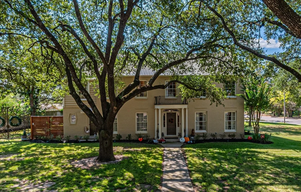 Unit for sale at 706 Church Street, Navasota, TX 77868
