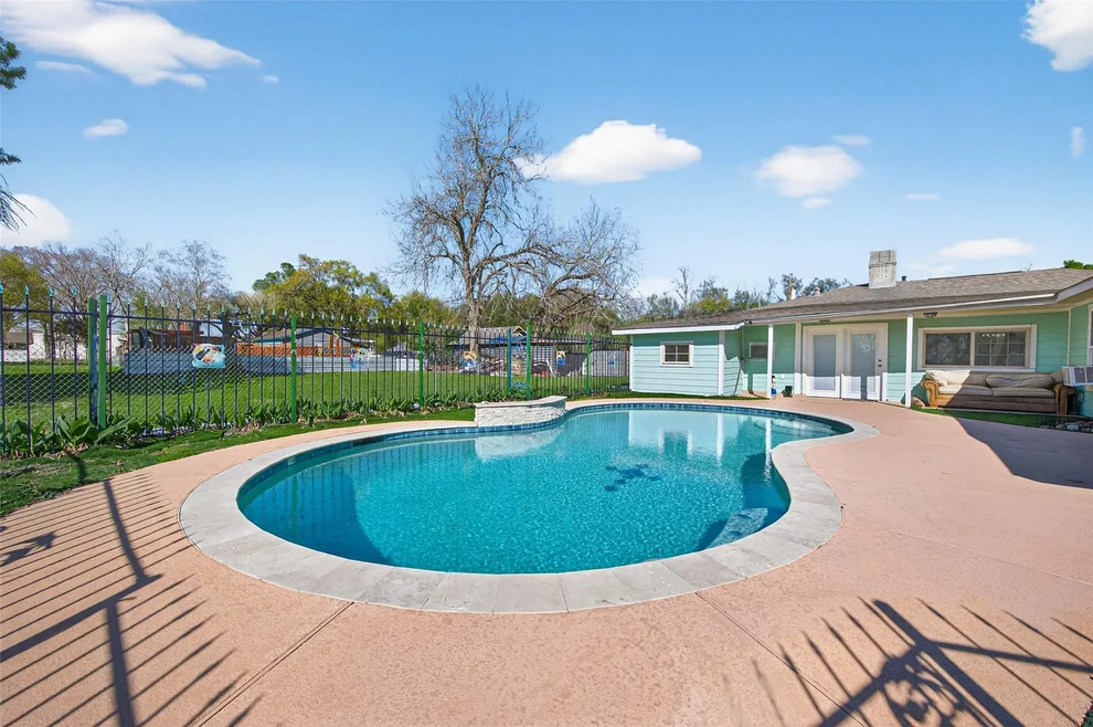 Unit for sale at 13902 Ambrose Street, Houston, TX 77045