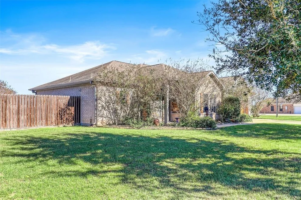 Unit for sale at 2164 Settlers Way Drive, Sealy, TX 77474