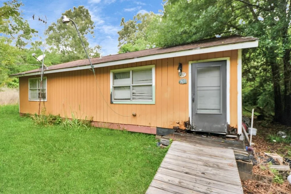 Unit for sale at 135 & 137 County 3431 Road, Cleveland, TX 77327