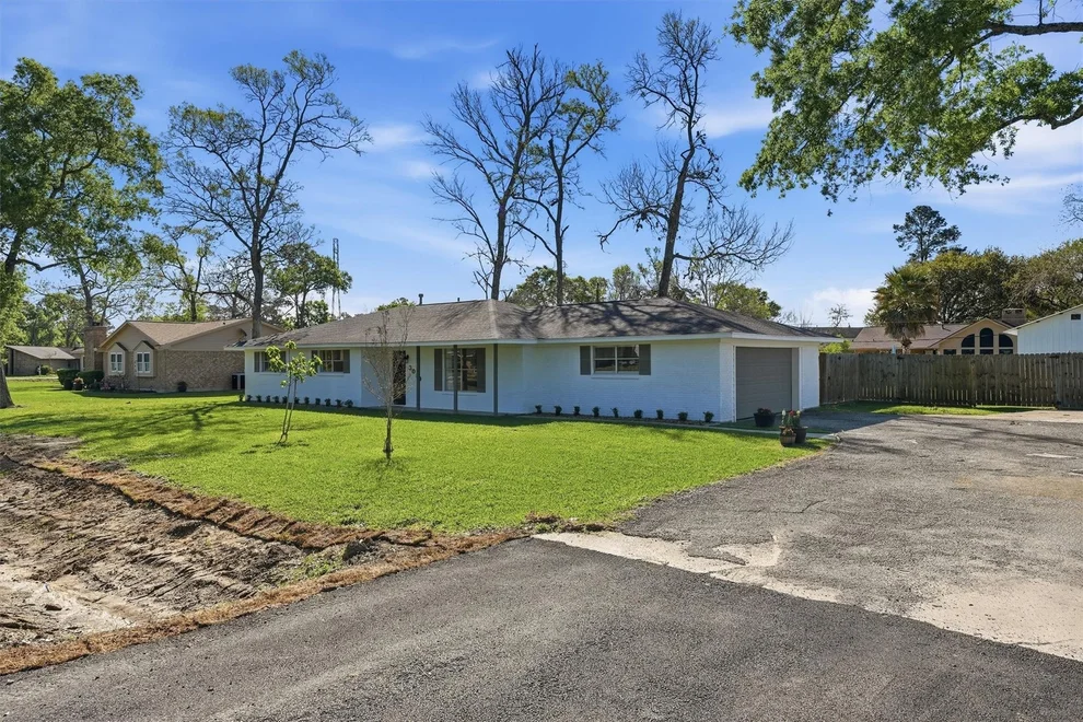 Unit for sale at 3010 Michaelis Lane, Baytown, TX 77521
