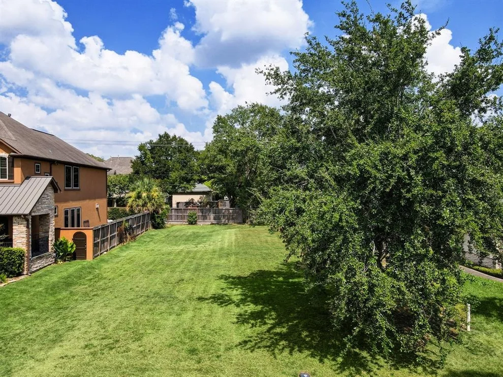Unit for sale at 4602 Maple Street, Bellaire, TX 77401