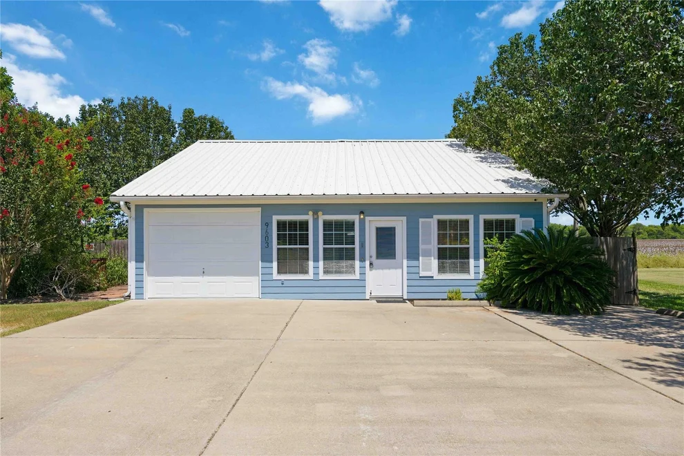 Unit for sale at 9603 Surrey Lane, Richmond, TX 77469