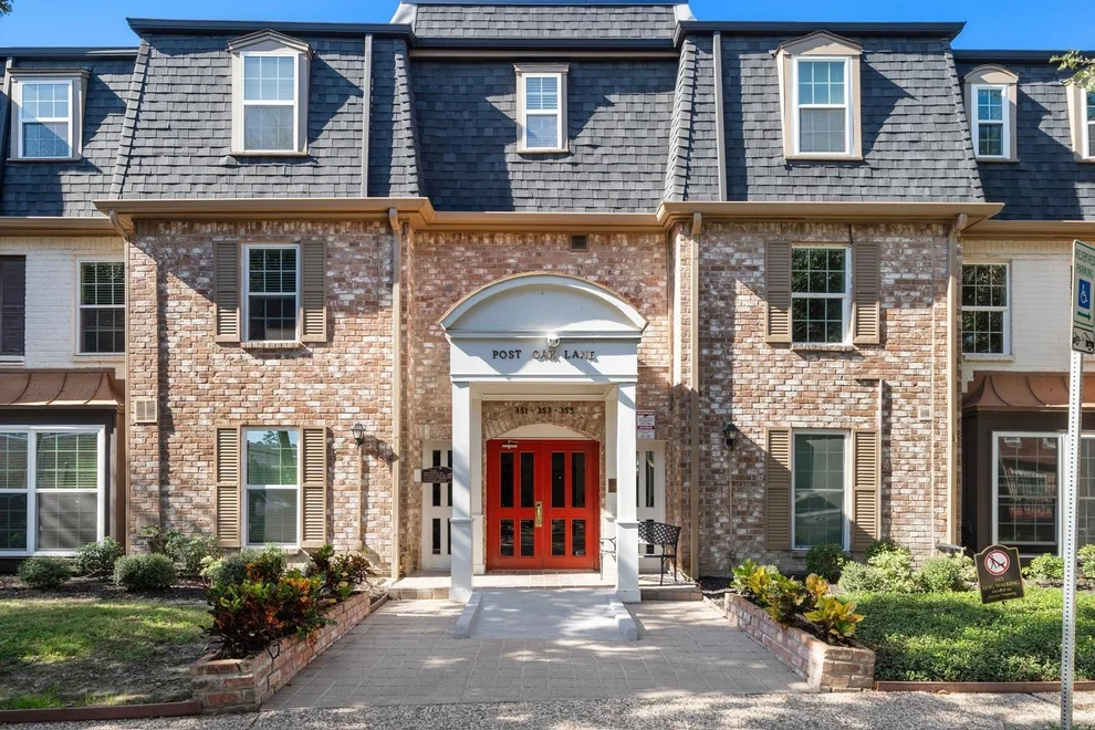 Unit for sale at 353 N Post Oak Lane, Houston, TX 77024