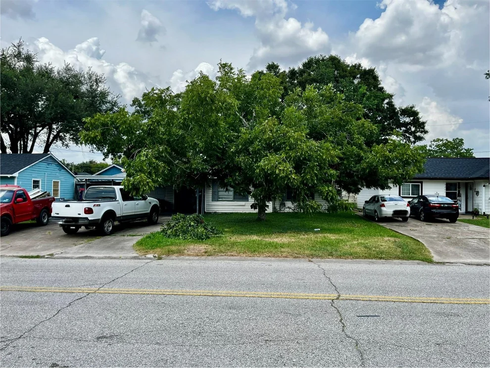Unit for sale at 3207 Washington Street, Pasadena, TX 77503