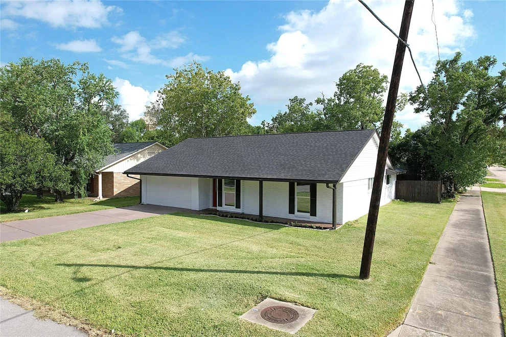 Unit for sale at 502 Moody Avenue, League City, TX 77573