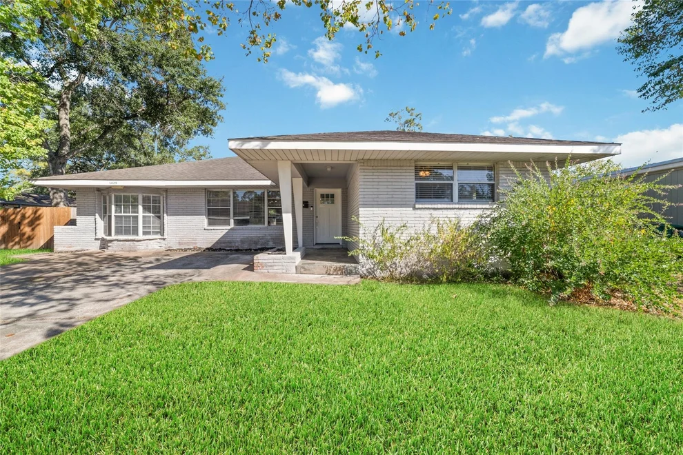 Unit for sale at 8625 Bob White Drive, Houston, TX 77074