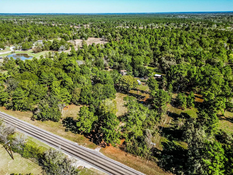 Unit for sale at 3268 Tx-75 N, Huntsville, TX 77320
