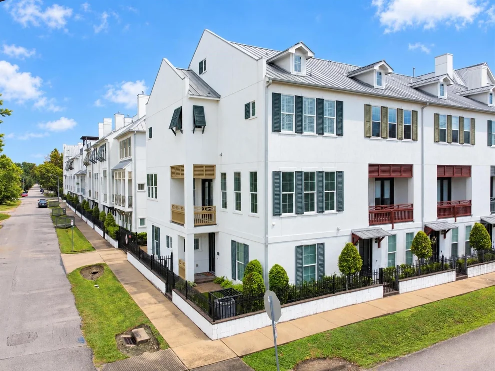 Unit for sale at 2738 Harvard Street, Houston, TX 77008