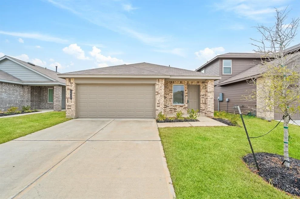 Unit for sale at 12322 Lariat Run Drive, Houston, TX 77014