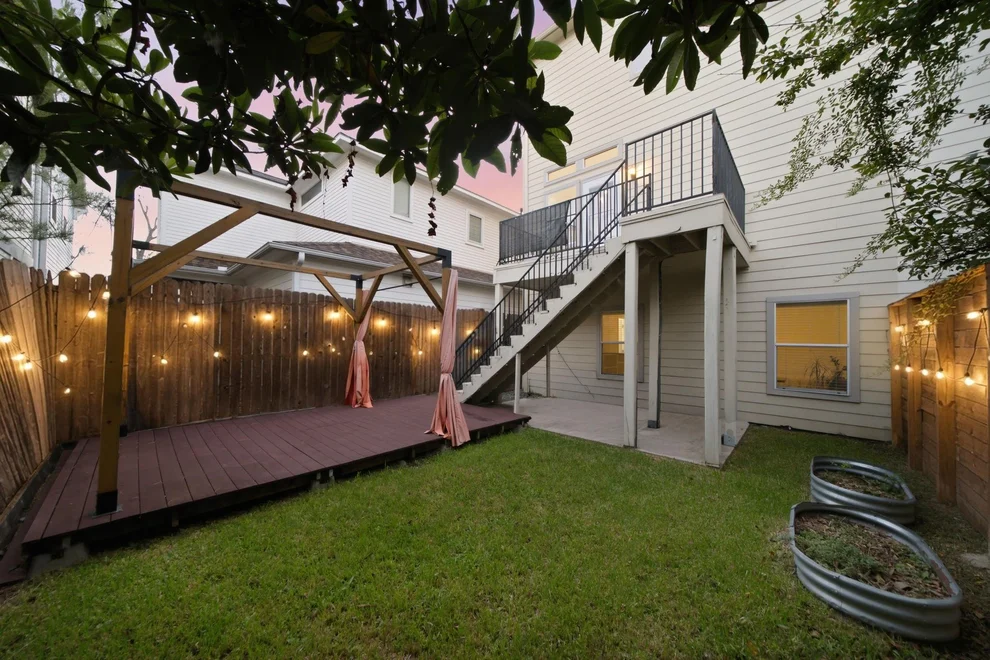 Unit for sale at 907 Lawrence Street, Houston, TX 77008