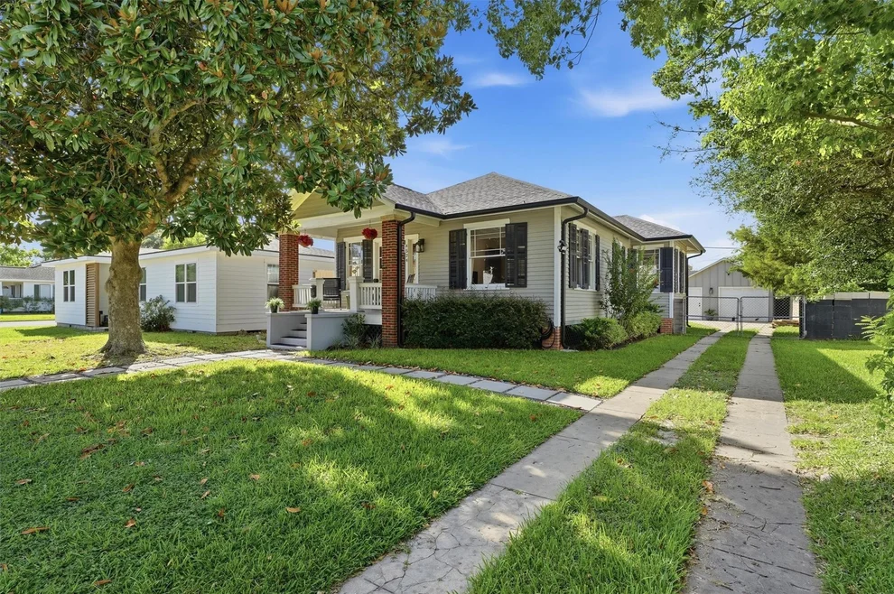 Unit for sale at 4524 Avenue O 1/2, Galveston, TX 77551