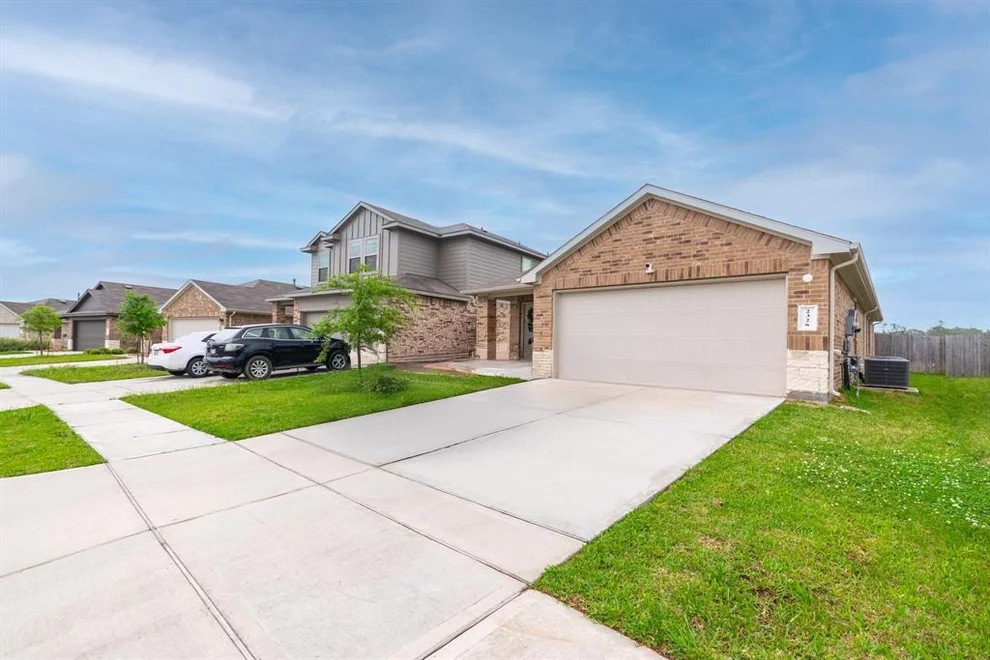 Unit for sale at 2326 Spruce Cliff Lane, Spring, TX 77373