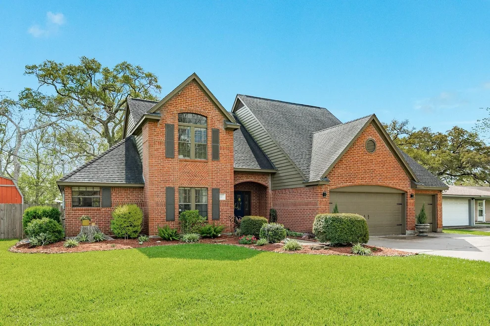 Unit for sale at 100 Van Winkle Street, Lake Jackson, TX 77566