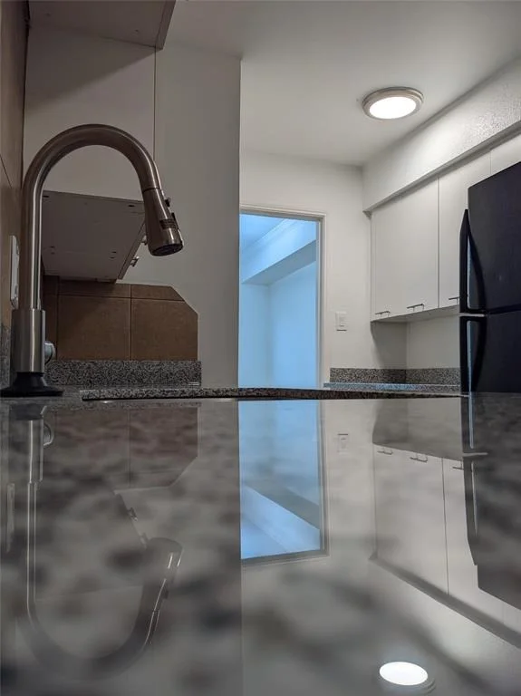 Unit for sale at 355 N Post Oak Lane, Houston, TX 77024