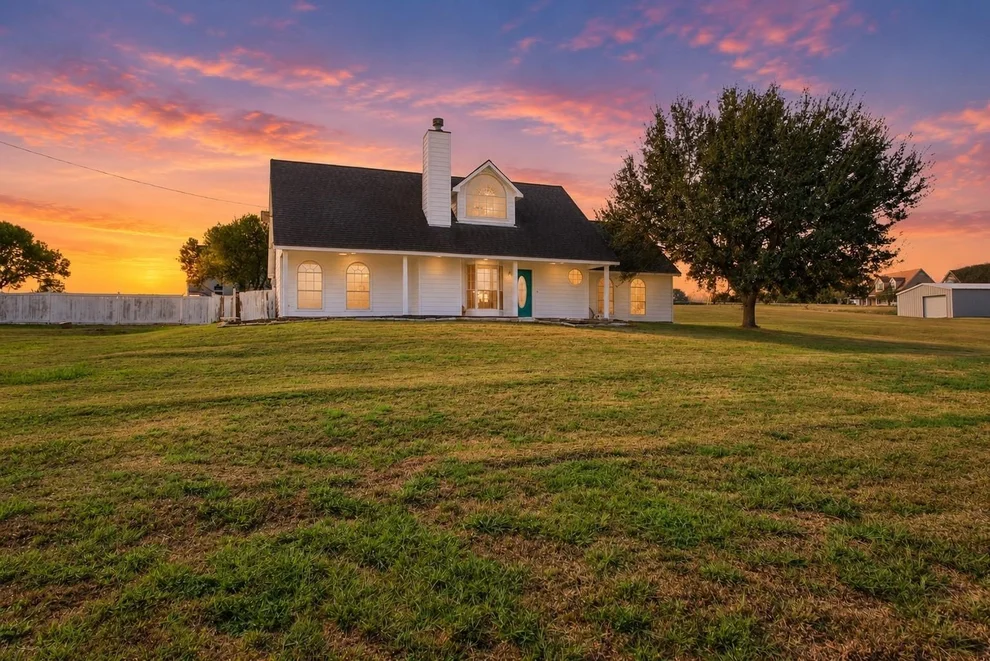 Unit for sale at 2201 Bluebonnet Boulevard, Brenham, TX 77833