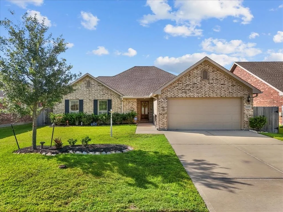 Unit for sale at 6406 Black Hills Trail, League City, TX 77573