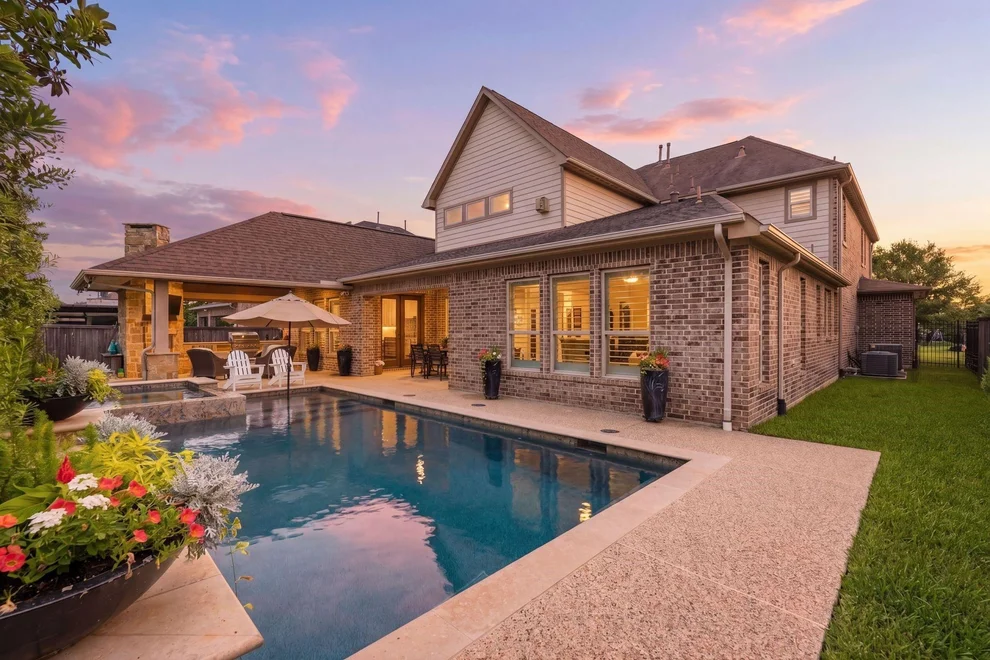 Unit for sale at 6 Birch Canoe Drive, The Woodlands, TX 77375