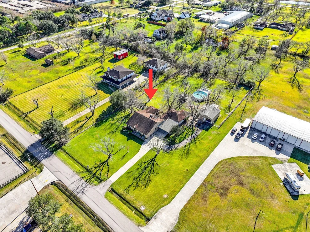 Unit for sale at 18120 County Road 127, Pearland, TX 77581