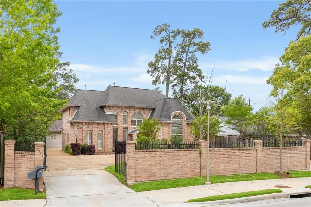 Unit for sale at 12751 Memorial Drive, Houston, TX 77024