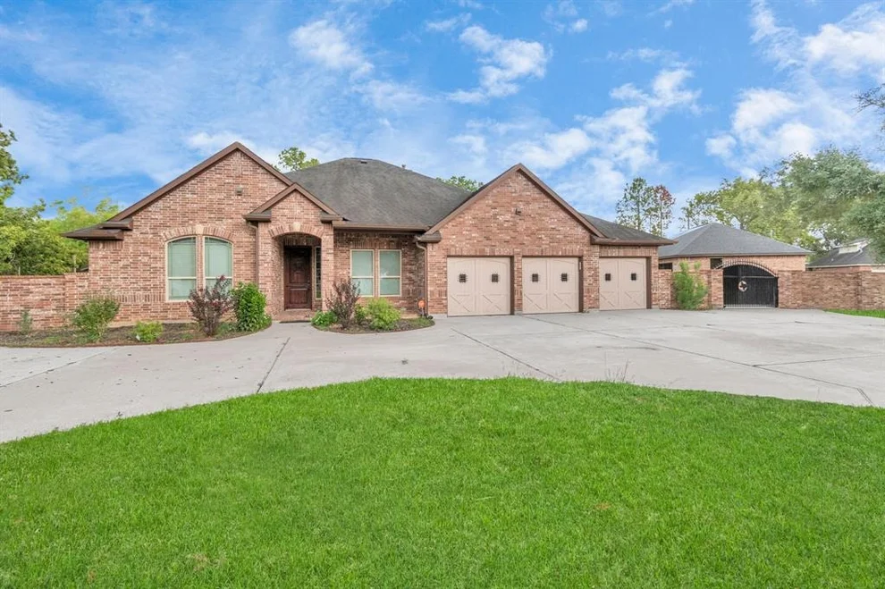 Unit for sale at 17115 S Ivy Circle, Houston, TX 77084