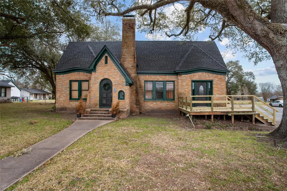 Unit for sale at 706 E Main Street, Madisonville, TX 77864