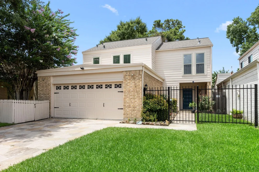 Unit for sale at 1375 Bullock Lane, Houston, TX 77055