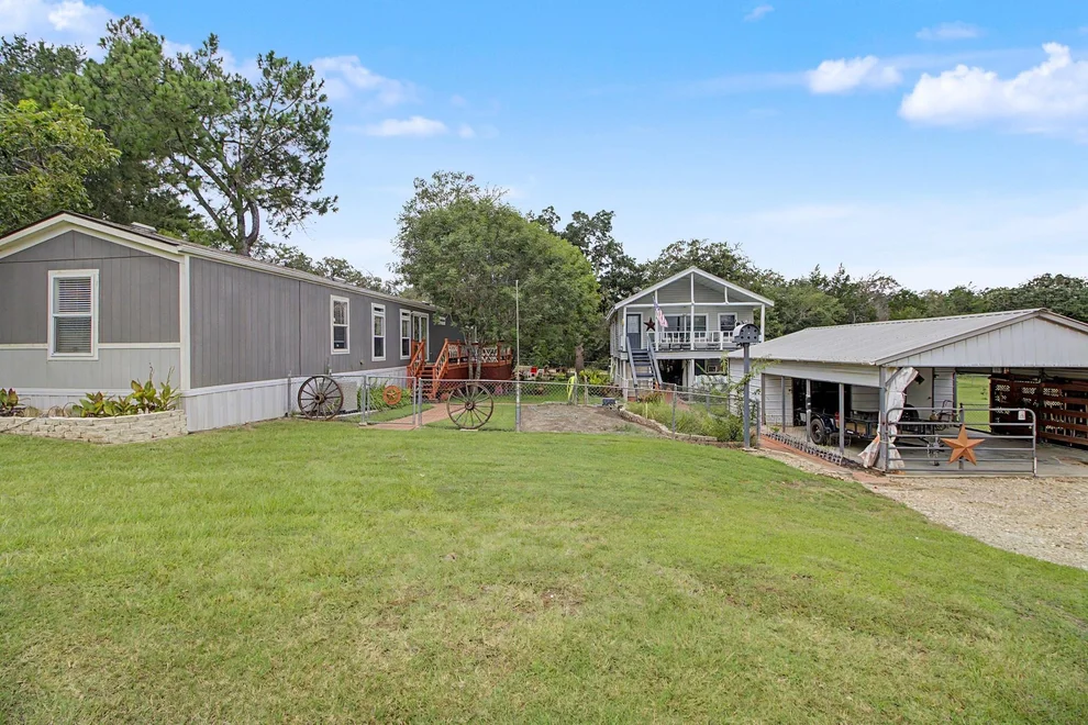 Unit for sale at 637 Lakeview Drive, Caldwell, TX 77836