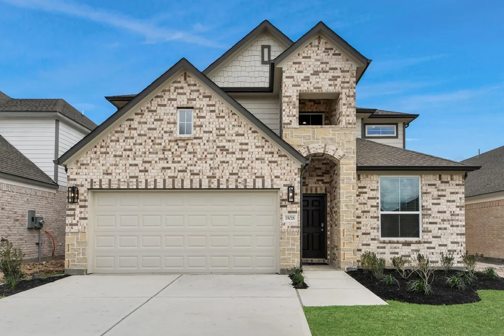 Unit for sale at 11631 Leafy Laurel Drive, Houston, TX 77066