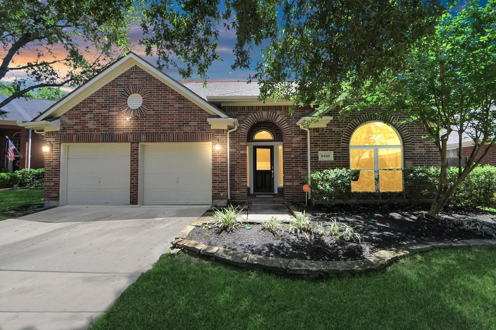 Unit for sale at 8910 Burleson Court, Houston, TX 77064
