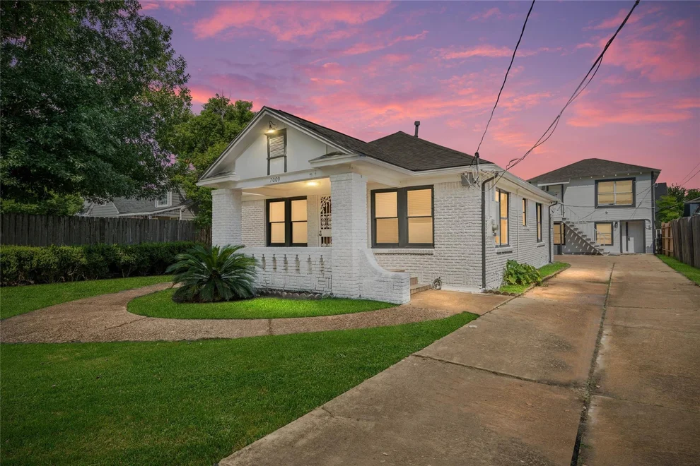 Unit for sale at 7009 Vandeman Street, Houston, TX 77087