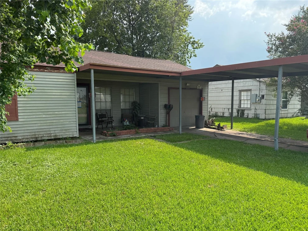 Unit for sale at 418 E 1st Street, Deer Park, TX 77536