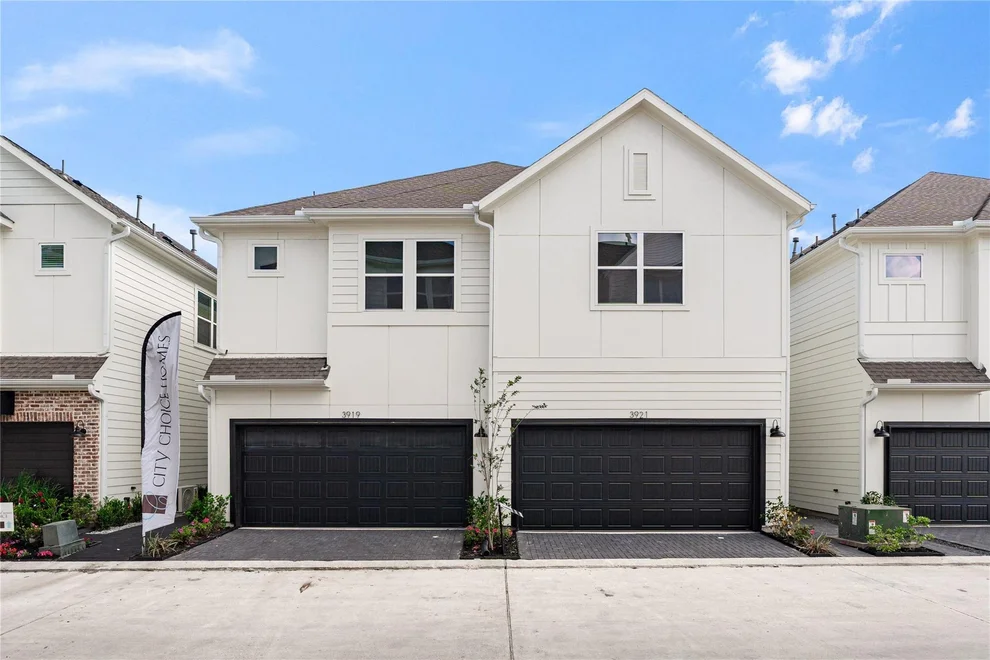 Unit for sale at 3921 Willowbend Point Drive, Houston, TX 77025