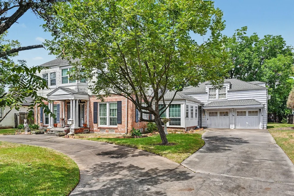 Unit for sale at 3736 Bellaire Boulevard, Southside Place, TX 77025