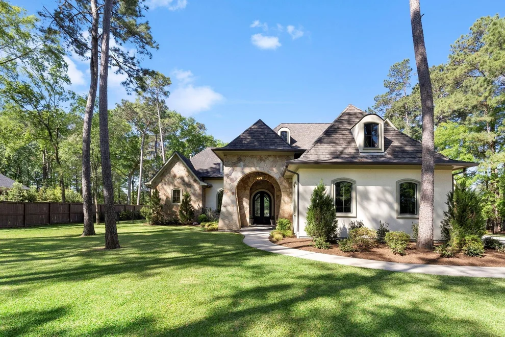 Unit for sale at 10703 Clubhouse Circle, Magnolia, TX 77354