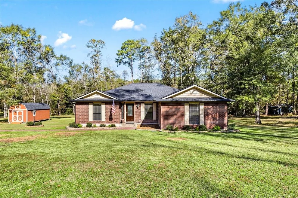Unit for sale at 53 Southwood Forest Road, Huntsville, TX 77340