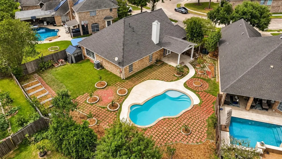 Unit for sale at 2611 Oxhill Court, Pearland, TX 77584