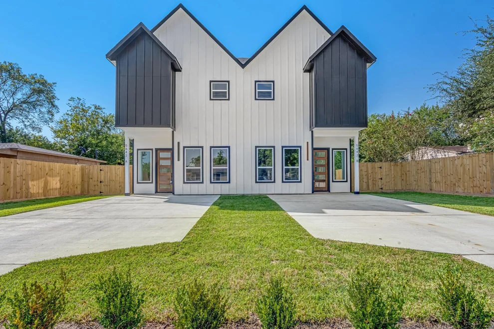 Unit for sale at 5642 Hirondel Street, Houston, TX 77033